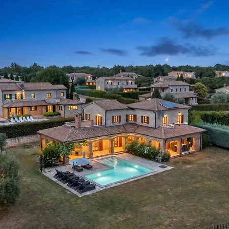 Leoleni With Heated Pool I Istria Villa *