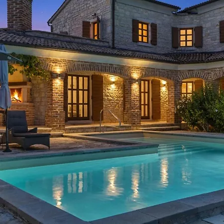 Leoleni With Heated Pool I Istria Villa