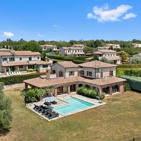 Leoleni With Heated Pool I Istria Villa *