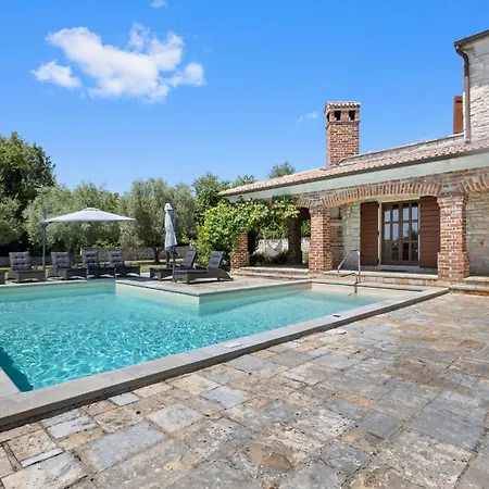 Villa Leoleni With Heated Pool I Istria