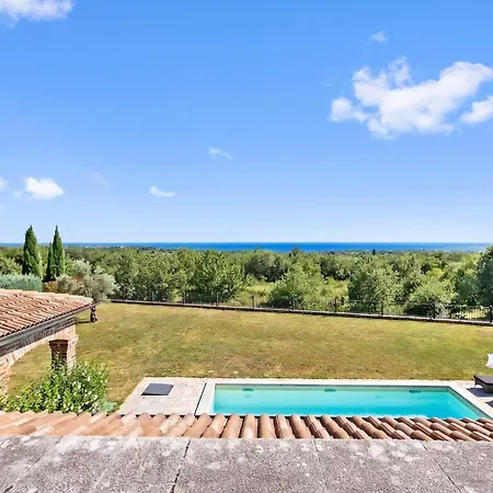 Leoleni With Heated Pool I Istria