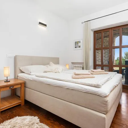 Leoleni With Heated Pool I Istria Villa Medaki