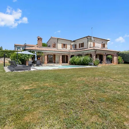 Leoleni With Heated Pool I Istria * Medaki